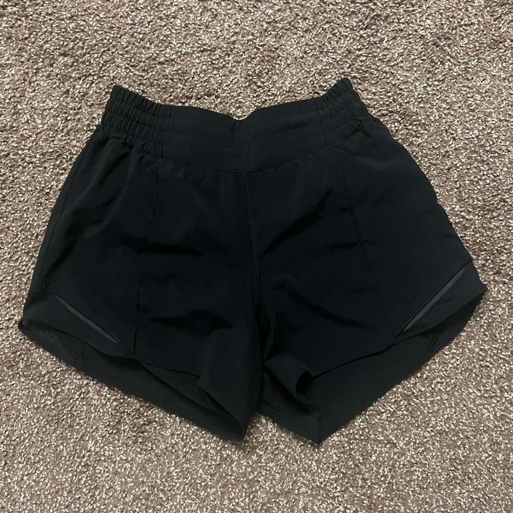 LULULEMON Hotty Hot High Rise 4” Shorts